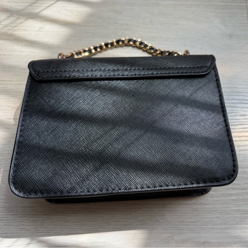 Tory Burch Black Saffiano Leather Shoulder or crossbody bag in black w/Gold Logo - Picture 6 of 16